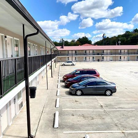 Economy Inn Суийтуотър Екстериор снимка
