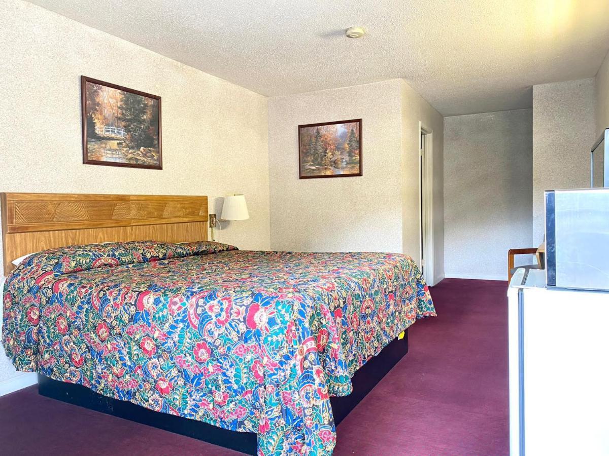 Economy Inn Суийтуотър Екстериор снимка